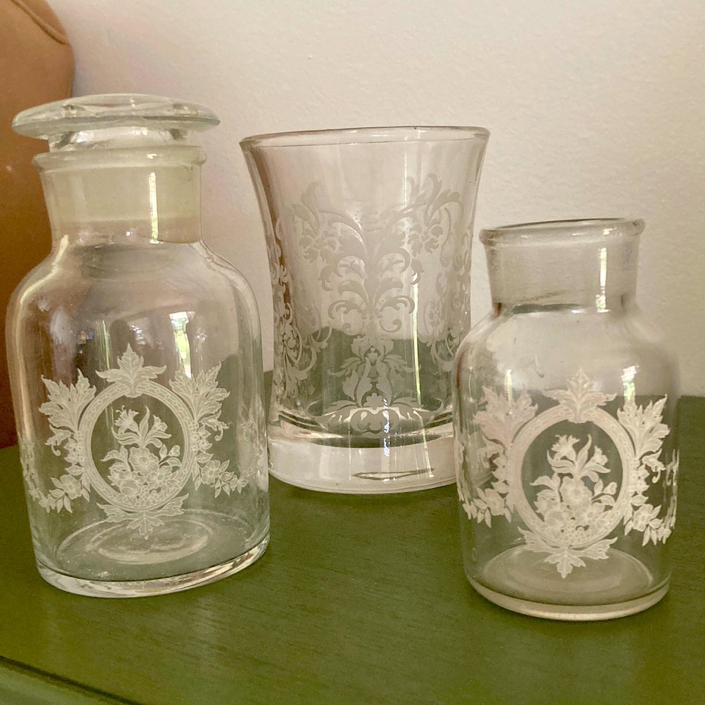 Vanity glassware